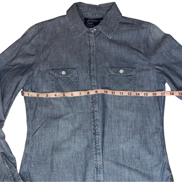 American Eagle Chambray Button Down Shirt Women’s Size S Lightweight Denim Top - Picture 4 of 5